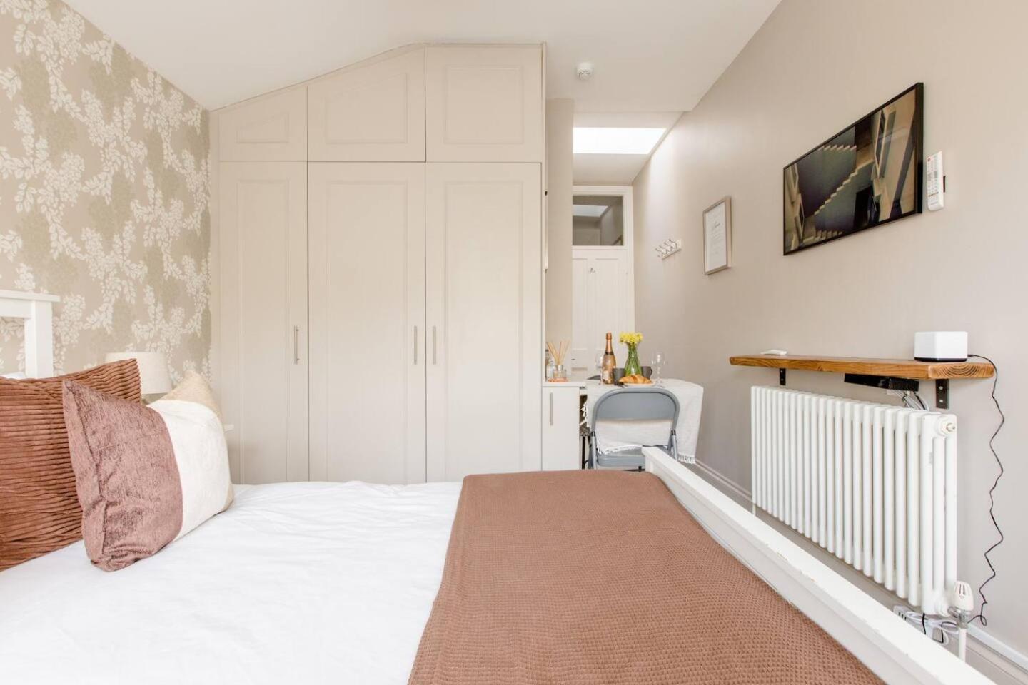 Luxury King-Bed Ensuite With Tranquil Garden Views London Exterior photo