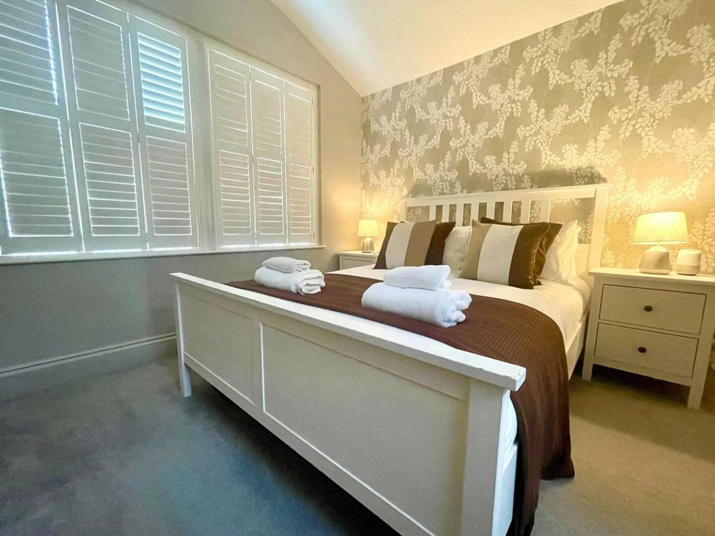Luxury King-Bed Ensuite With Tranquil Garden Views London Exterior photo